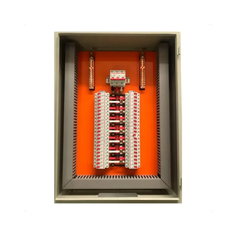Quadro 48 Disj DIN + 8 Dr 100A Trifasico Sobrepor Moratori